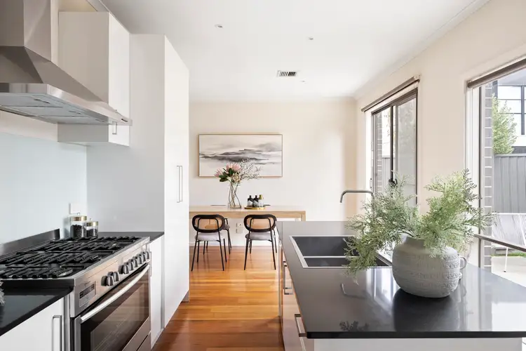 3/8 Rosshire Road, Newport VIC 3015