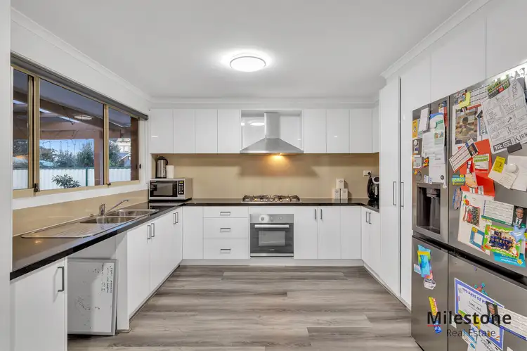 Fifth view of Homely house listing, 2 Carmel Court, Sydenham VIC 3037