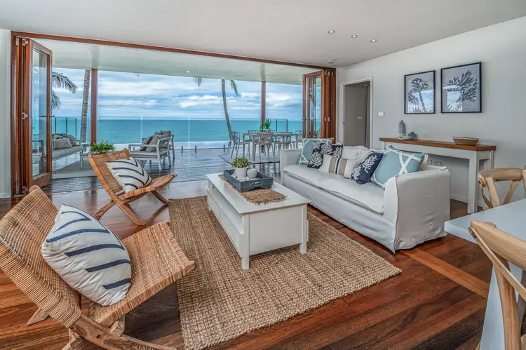 8 Hibiscus Lane, Holloways Beach QLD 4878
