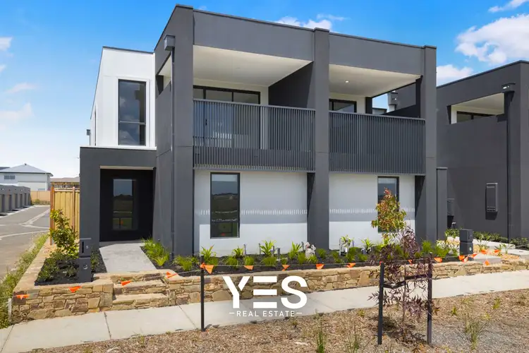 5 Gudali Walk, Clyde North VIC 3978