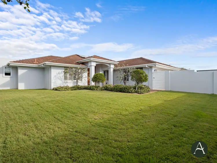 4 Rebholz Drive, Benowa QLD 4217