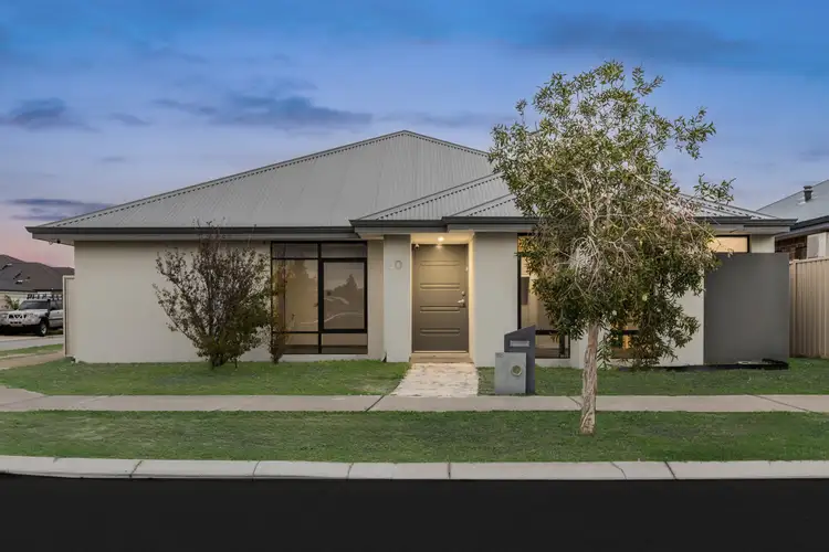 30 Silverthrone Road, Haynes WA 6112