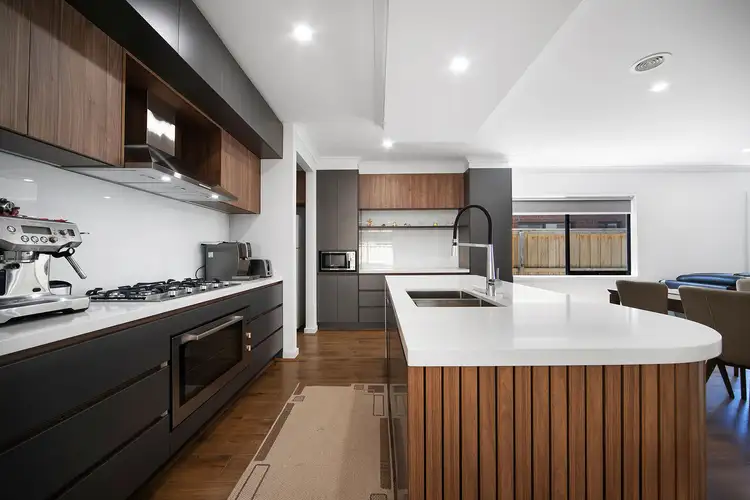 9 Semolina Street, Manor Lakes VIC 3024