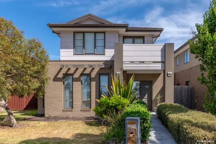 28 Heather Grove, Cranbourne East VIC 3977