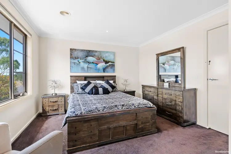 Fifth view of Homely house listing, 28 Heather Grove, Cranbourne East VIC 3977