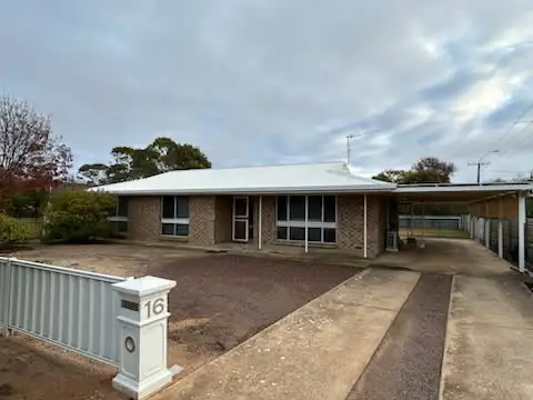 16 Roe Street, Cummins SA 5631