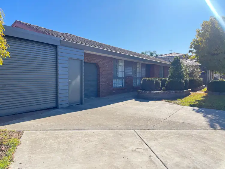 370 Sandrina Drive, Lavington NSW 2641