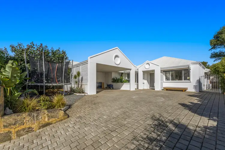 2/2 Clipper Way, Halls Head WA 6210