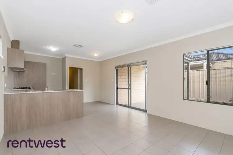 Sixth view of Homely house listing, 2/98 Entrance Road, Spearwood WA 6163