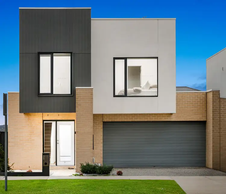28 Roseburn Avenue, Mickleham VIC 3064