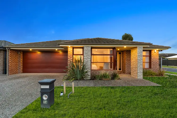 16 Hardwick Place, Officer VIC 3809