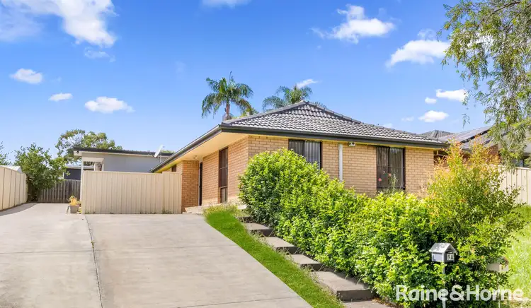 9 Jessica Place, Rosemeadow NSW 2560