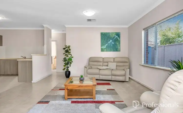 Second view of Homely house listing, 5/25 Lonsdale Crescent, Waikiki WA 6169