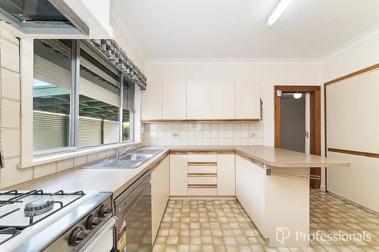 Fifth view of Homely house listing, 3 Clifford Street, Hamilton VIC 3300