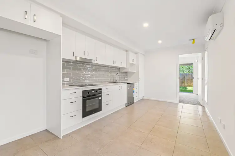 2/24 Royal Street, Park Ridge QLD 4125