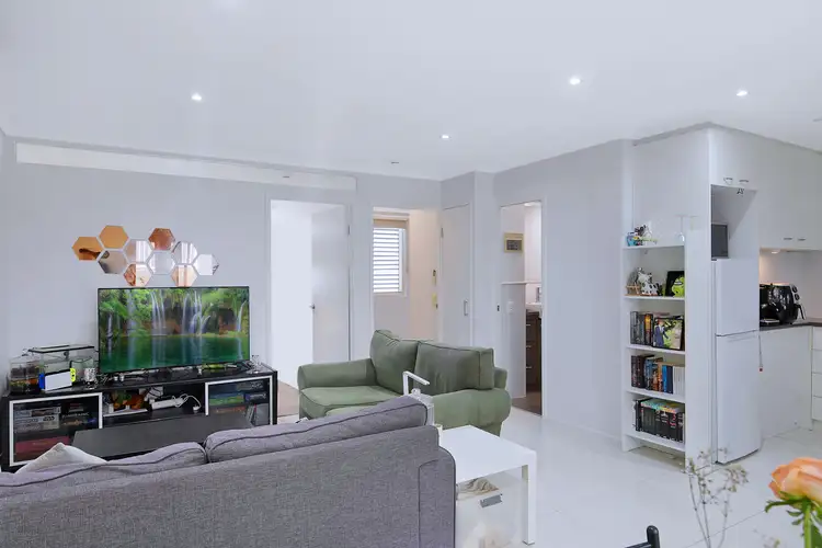 Second view of Homely unit listing, 15a/23 Quinton Street, Kangaroo Point QLD 4169