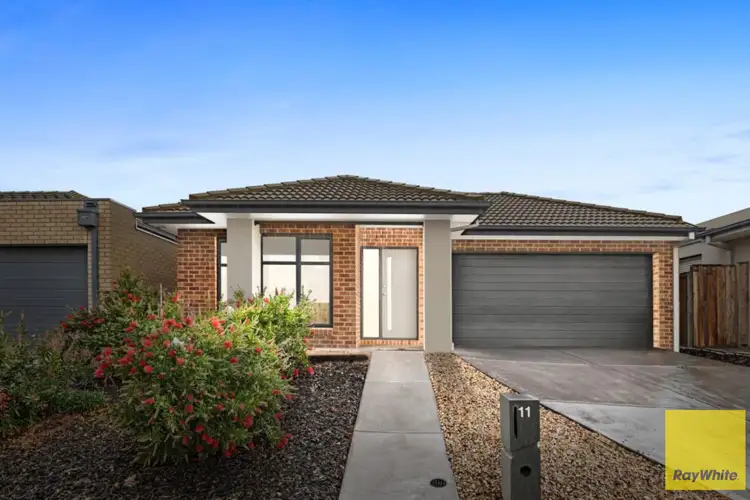 11 Hutchison Road, Mambourin VIC 3024