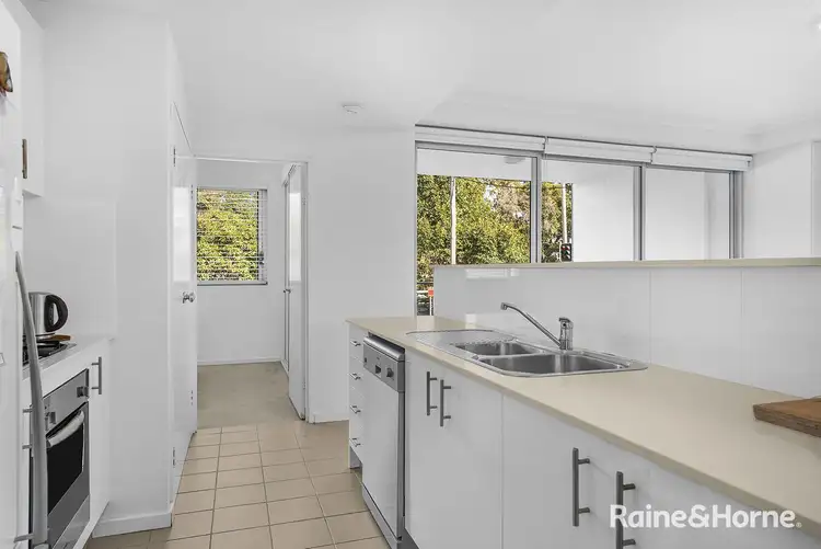 Fifth view of Homely unit listing, 4/635-637 Pacific Highway, Belmont NSW 2280