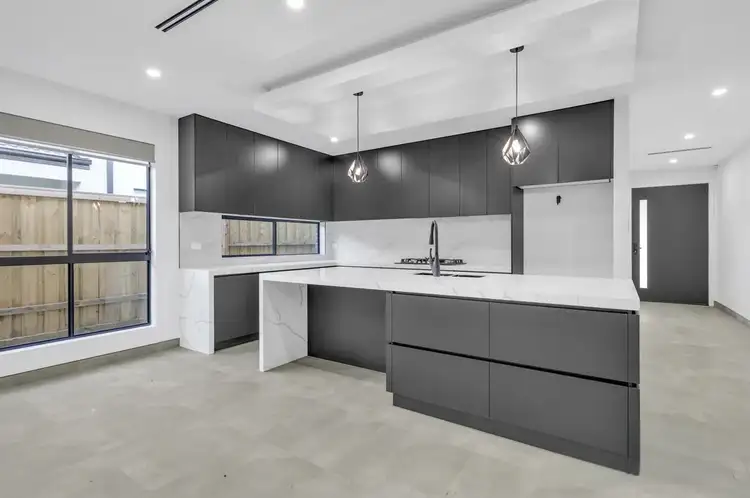 Fifth view of Homely house listing, 2 Frangipani Way, Mickleham VIC 3064