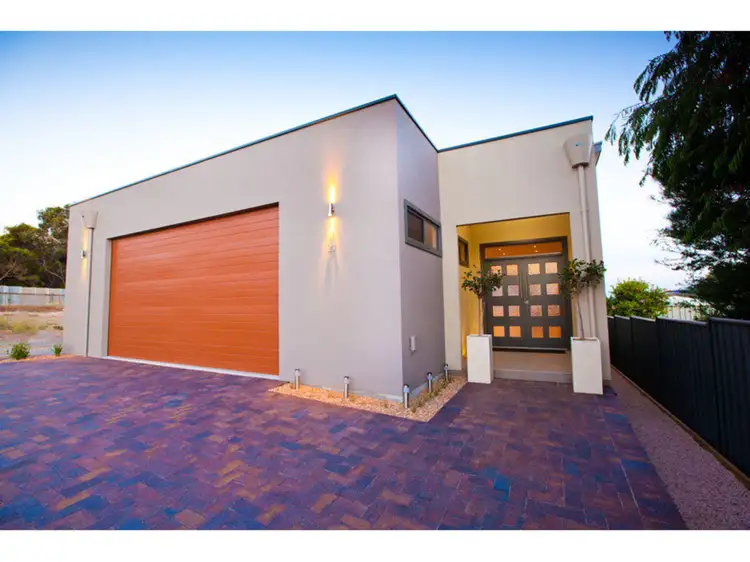 21 Volante Street