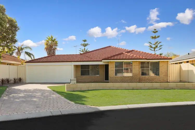 17 Silvertop Circle, Warnbro WA 6169