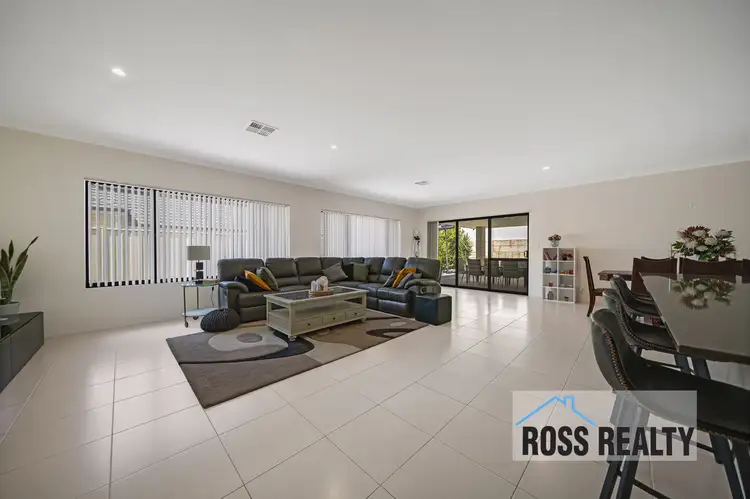 43 Crosthwait Circle, Tapping WA 6065