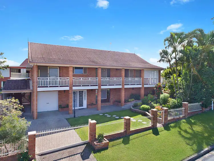 15 Teewah Street, Dicky Beach QLD 4551