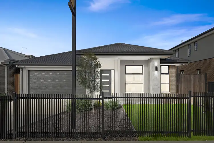 5 Dixon Street, Mickleham VIC 3064