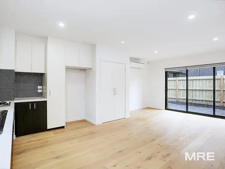2/4 McComas Street, Reservoir VIC 3073