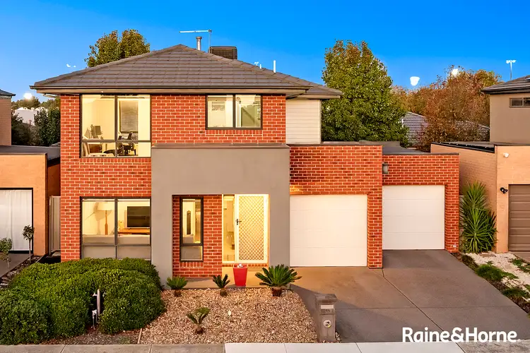 35 Mcewan Drive, Cranbourne East VIC 3977