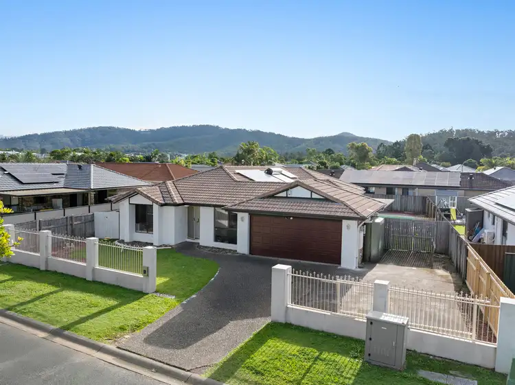 6 Blueash Crescent, Oxenford QLD 4210