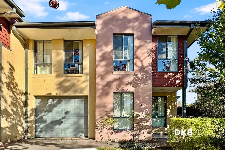 33 Tree Top Circuit, Quakers Hill NSW 2763