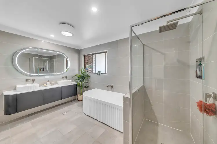 25 Whitcomb Street, Hillcrest QLD 4118