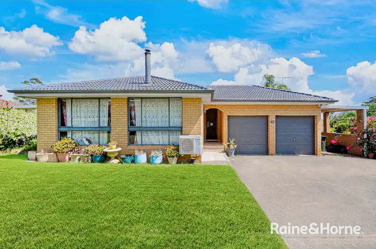 15 Lorikeet Avenue, Ingleburn NSW 2565