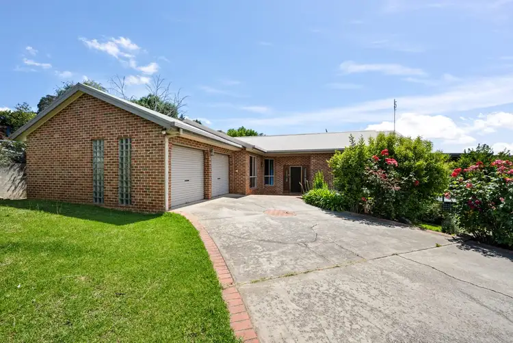 24 Hamilton Valley Court, Lavington NSW 2641