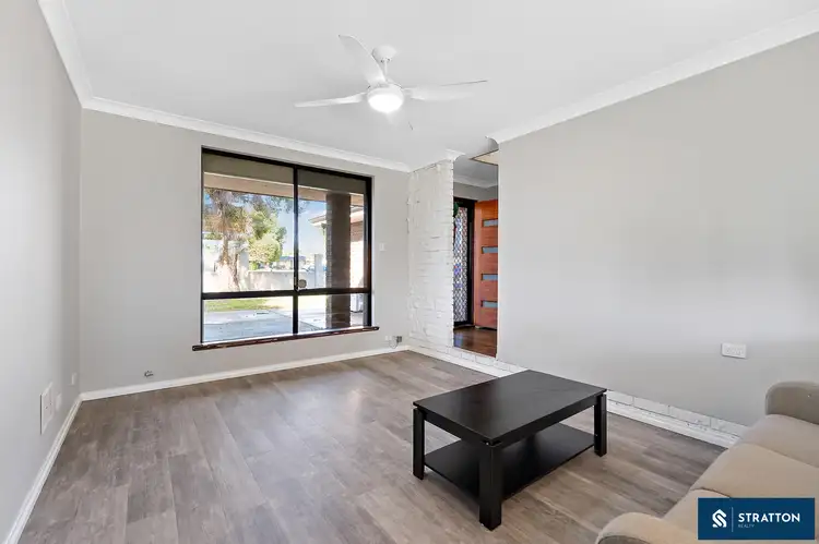 Seventh view of Homely house listing, 4 Fir Court, Camillo WA 6111