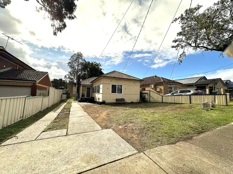11 Mimosa Road, Greenacre NSW 2190
