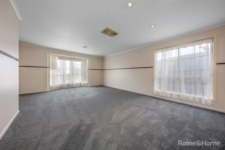 Fifth view of Homely house listing, 3 Dawn Court, Sunbury VIC 3429
