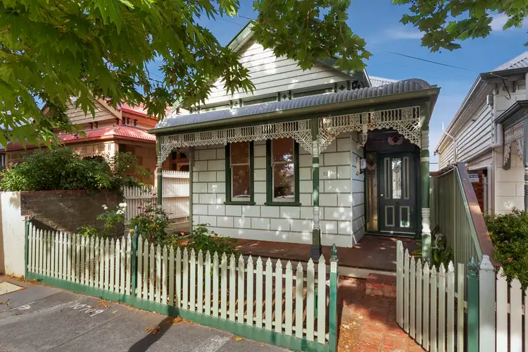 13 Hamilton Street, Seddon VIC 3011