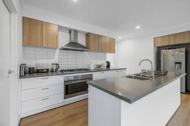 Fifth view of Homely house listing, 10 Rolfe Close, Leongatha VIC 3953