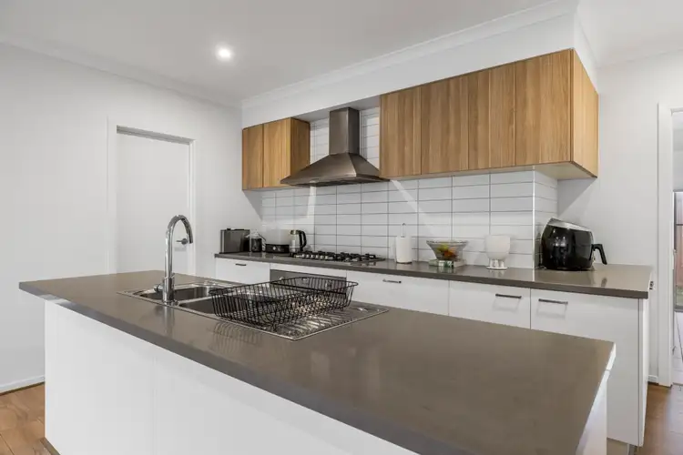 Sixth view of Homely house listing, 10 Rolfe Close, Leongatha VIC 3953