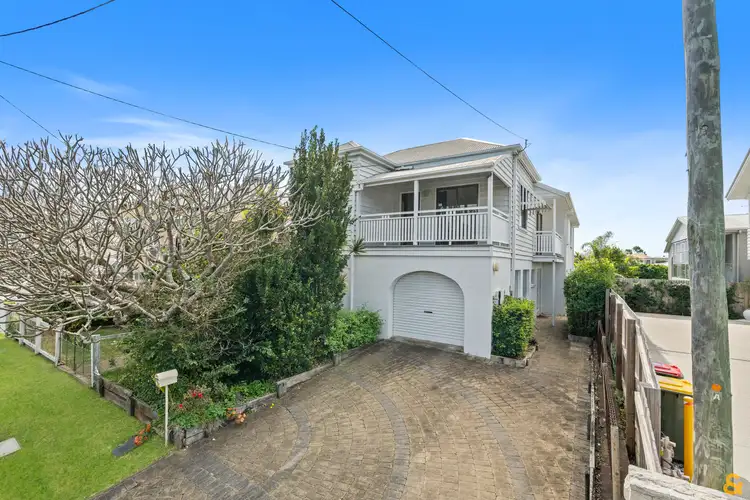 141 Cambridge Parade, Manly QLD 4179