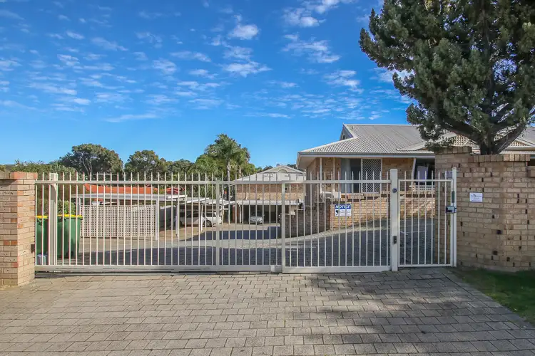 36/2 Pinewood Avenue, Kardinya WA 6163