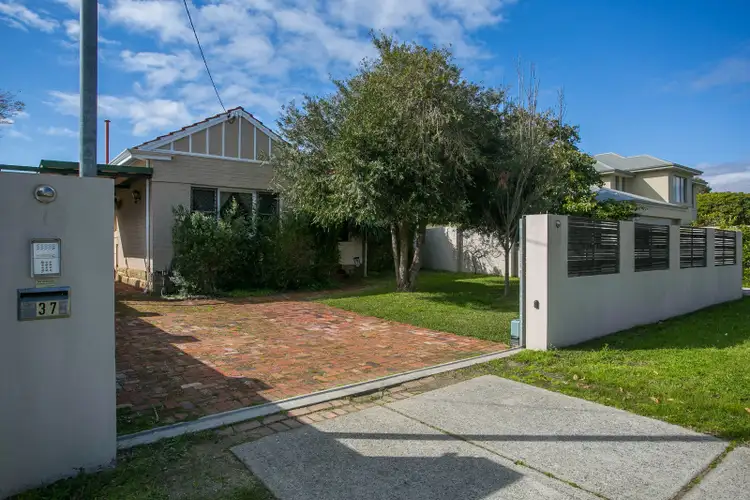 37 Wrexham Street, Bicton WA 6157