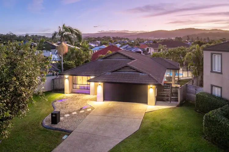 6 Xavier Place, Oxenford QLD 4210