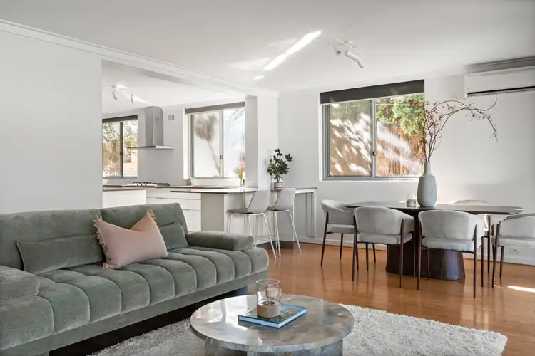 2/20 Mounts Bay Road, Crawley WA 6009
