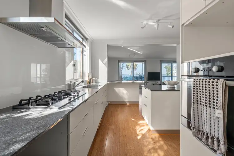 2/20 Mounts Bay Road, Crawley WA 6009