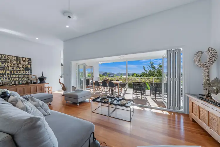62 Eshelby Drive, Cannonvale QLD 4802