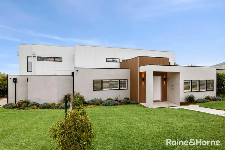 2 Pindara Place, Gisborne VIC 3437