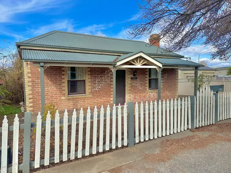 230 Stewart Street, Bathurst NSW 2795